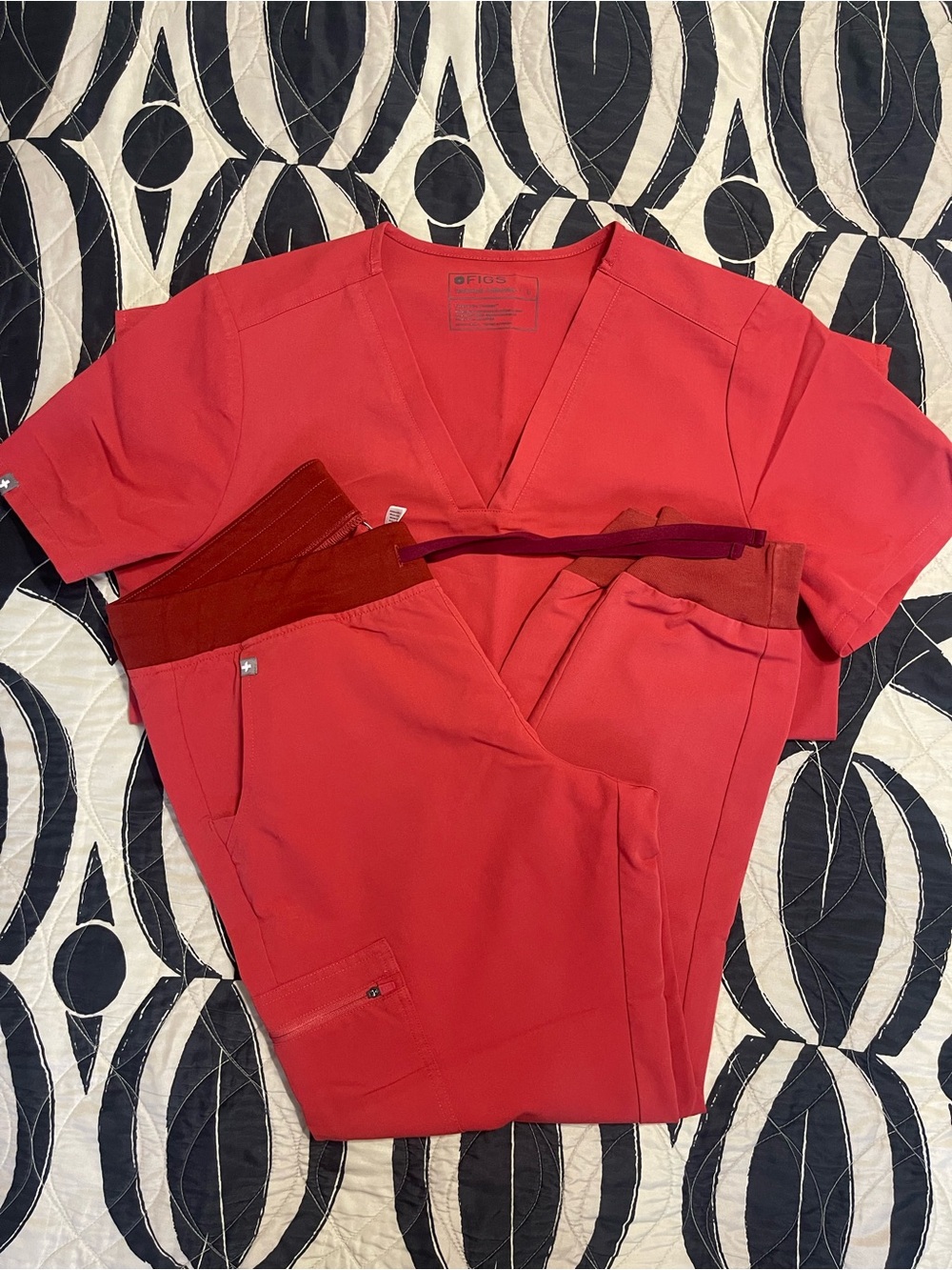 FIGS Women’s Clay Set – Casma Top & Zamora Joggers Size Large